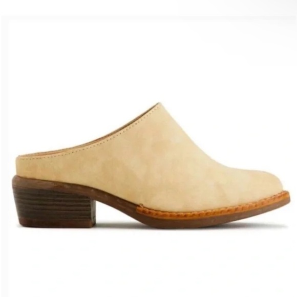 Elegant Cream Women's Mules - Picture 5 of 9